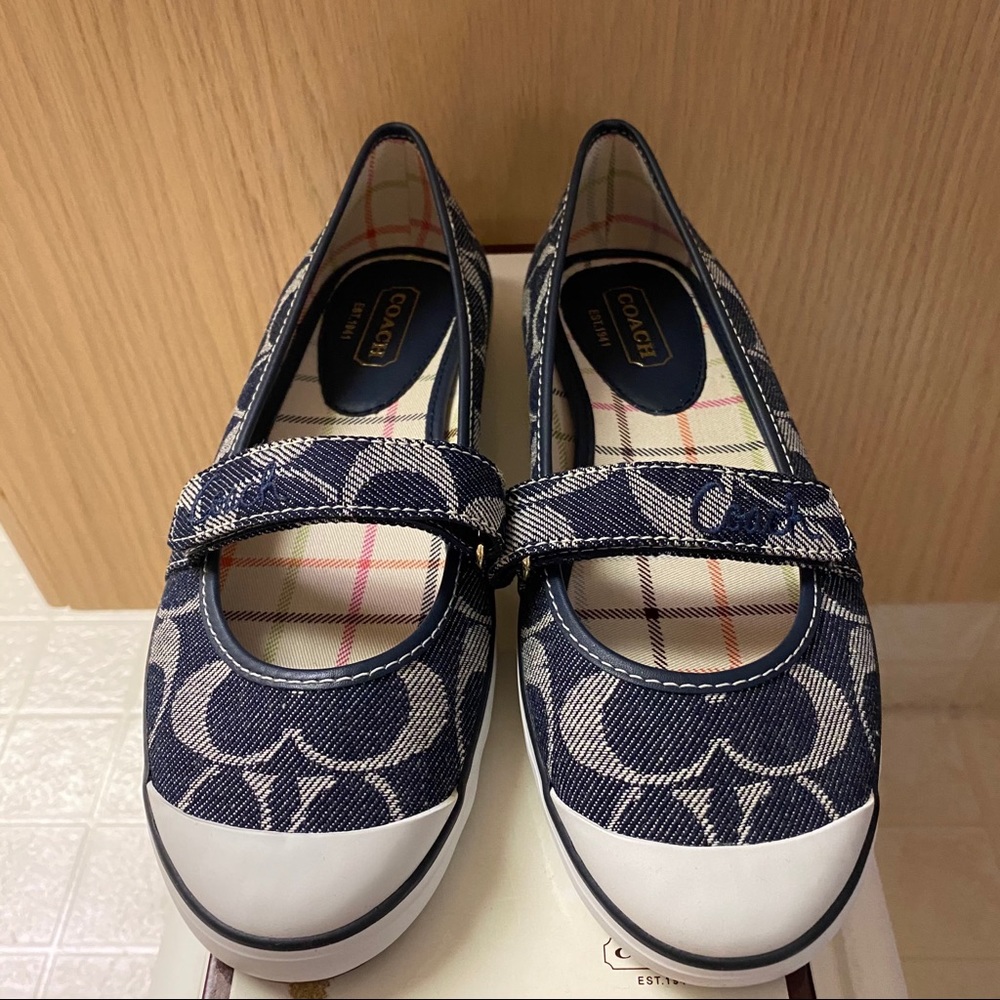 Brand New COACH Flats NOT WORN